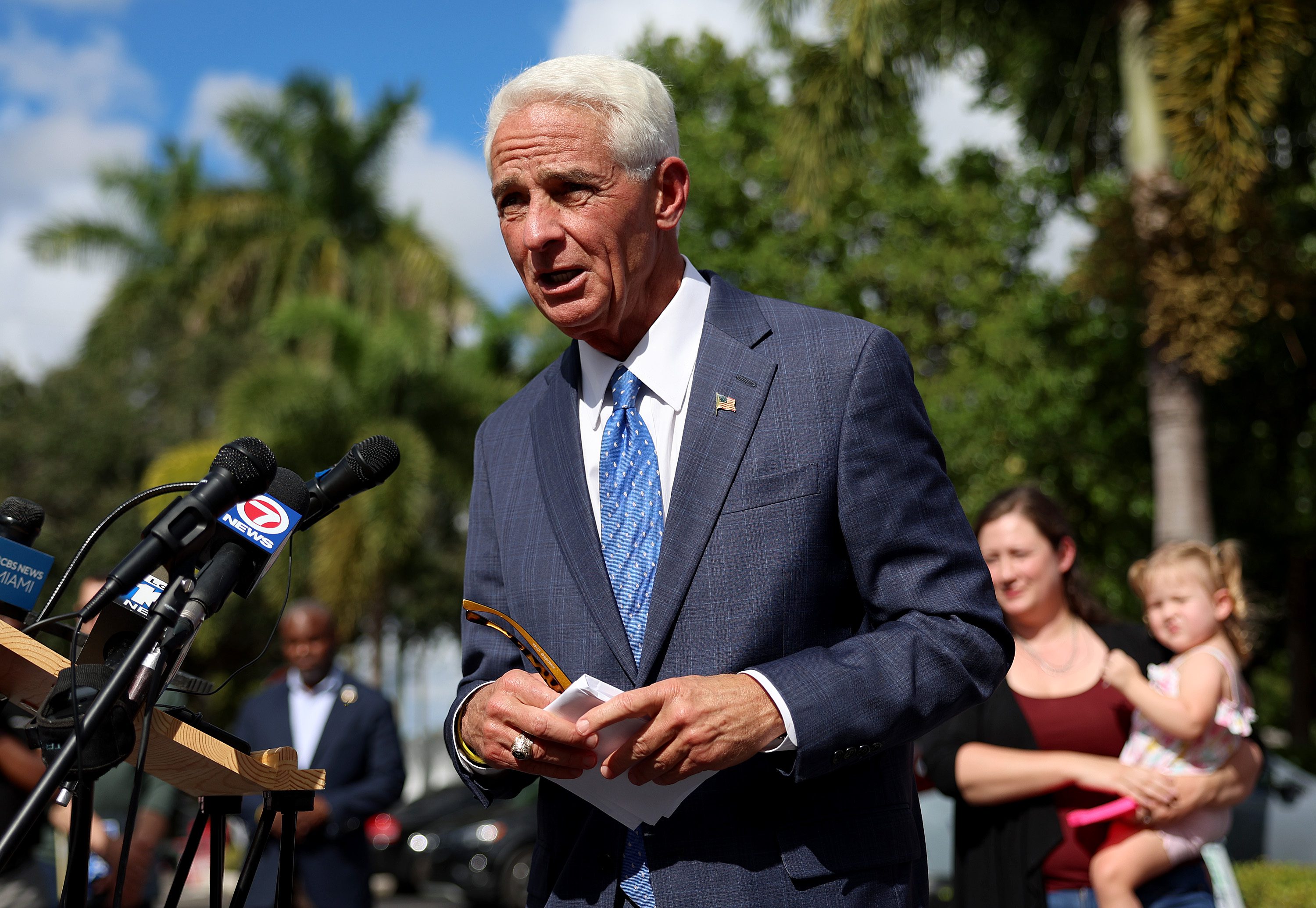 Charlie Crist, once a scourge of utilities, now reaps windfall from their allies